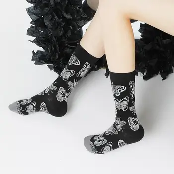 1 זוג יצירתי פרפר נמלה שפירית דפוס גרביים אישית אופנה קישוט מצחיק נשים גברים באמצע גרביים.