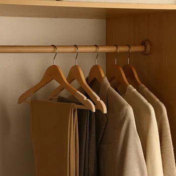 ארון בגדים מעץ הקולבים כתף רחבות עמיד קולבים עבור מעילי ג ' ינס מכנסיים סוודר בבית מלון Stotage קולבים